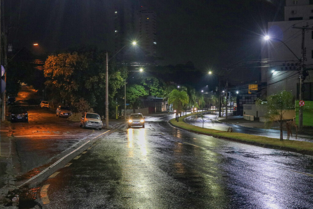 LED em 4 meses Prefeitura já substituiu a iluminação pública em mais