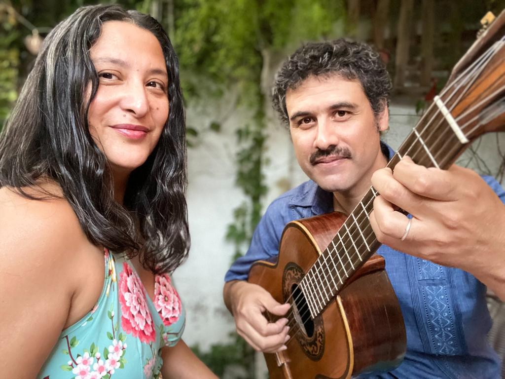 Ana e Gabriel são uma formação de jazz manouche do Chile - Foto Divulgação