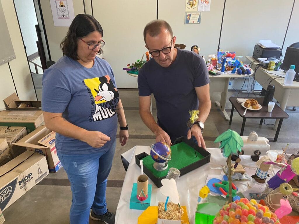 Desenhos foram enviados por crianças de 7 a 14 anos