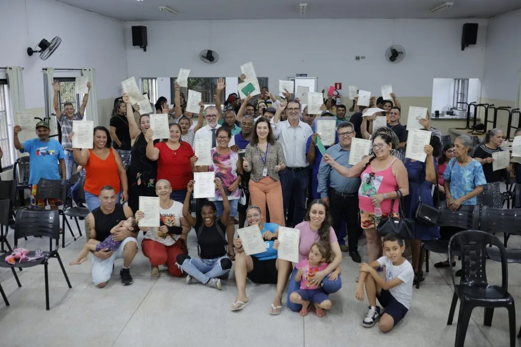 Todas as pessoas que receberam a documentação