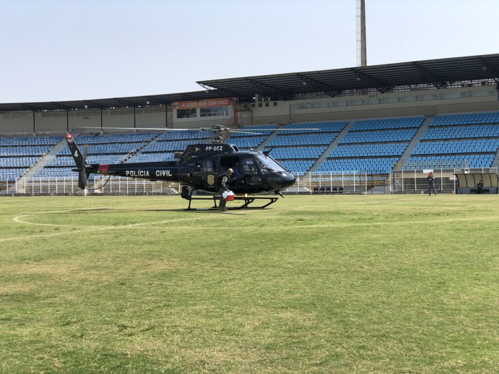 Imagem de helicóptero para transportar coração até São Paulo