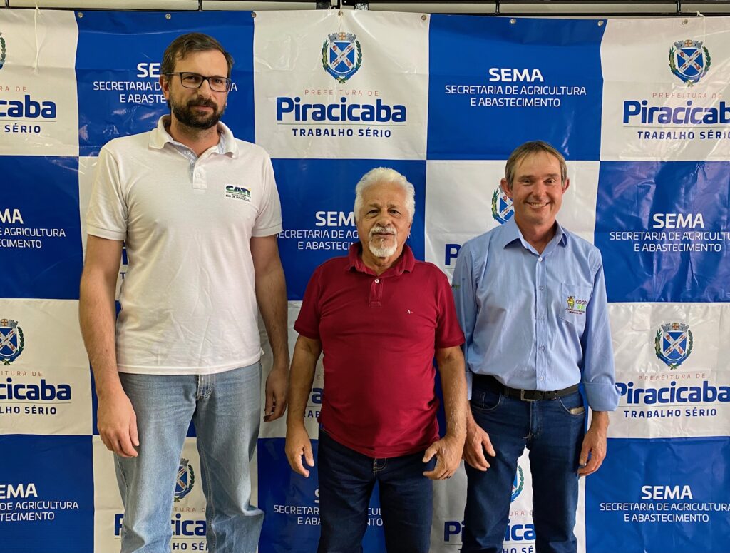 Nova mesa diretora do Comder - Secretário Henrique Bellinaso, presidente Ademir de Lucas e vice-presidente Vanderlei Sanches