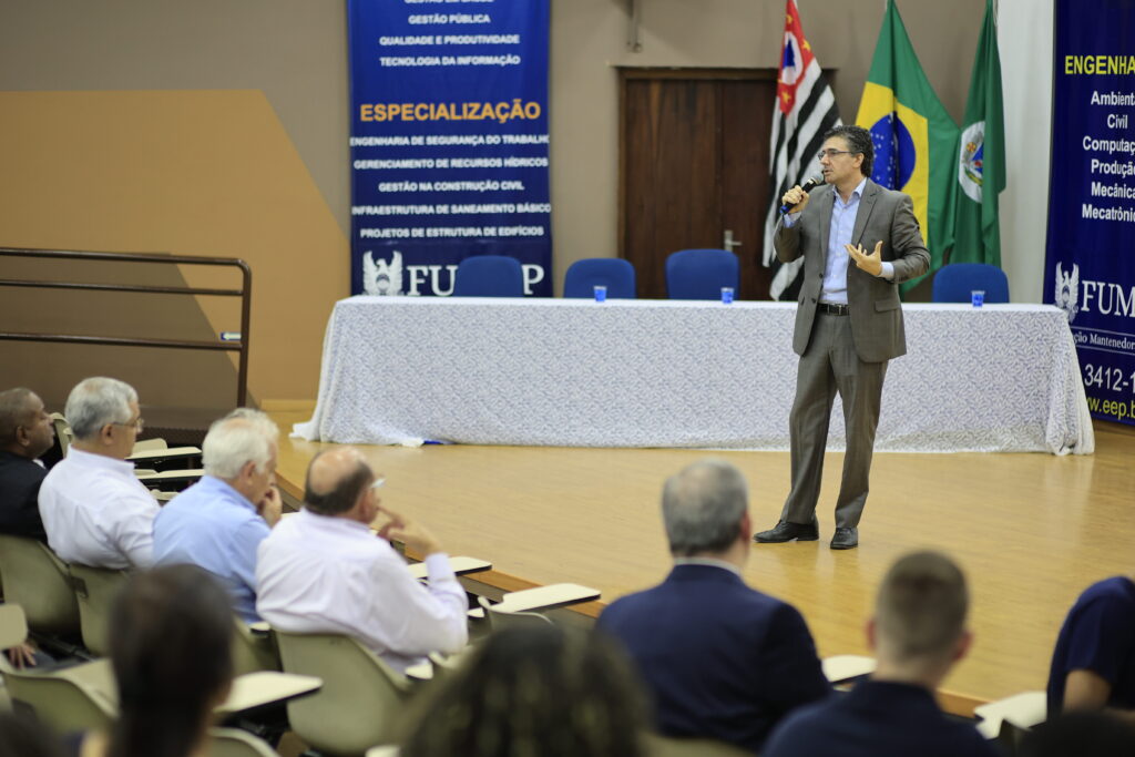 Mário Antonio Gomes, procurador do Ministério Público do Trabalho (MPT), ministrou palestra onde destacou a atuação do Cerest