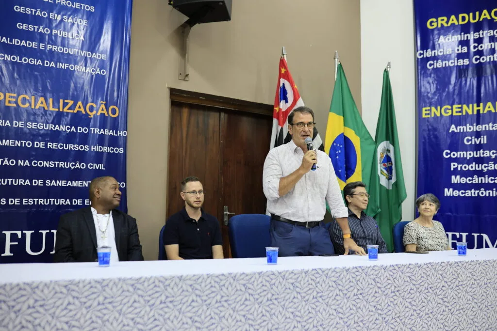 Prefeito e autoridades participaram da solenidade de abertura da 25ª Sempat