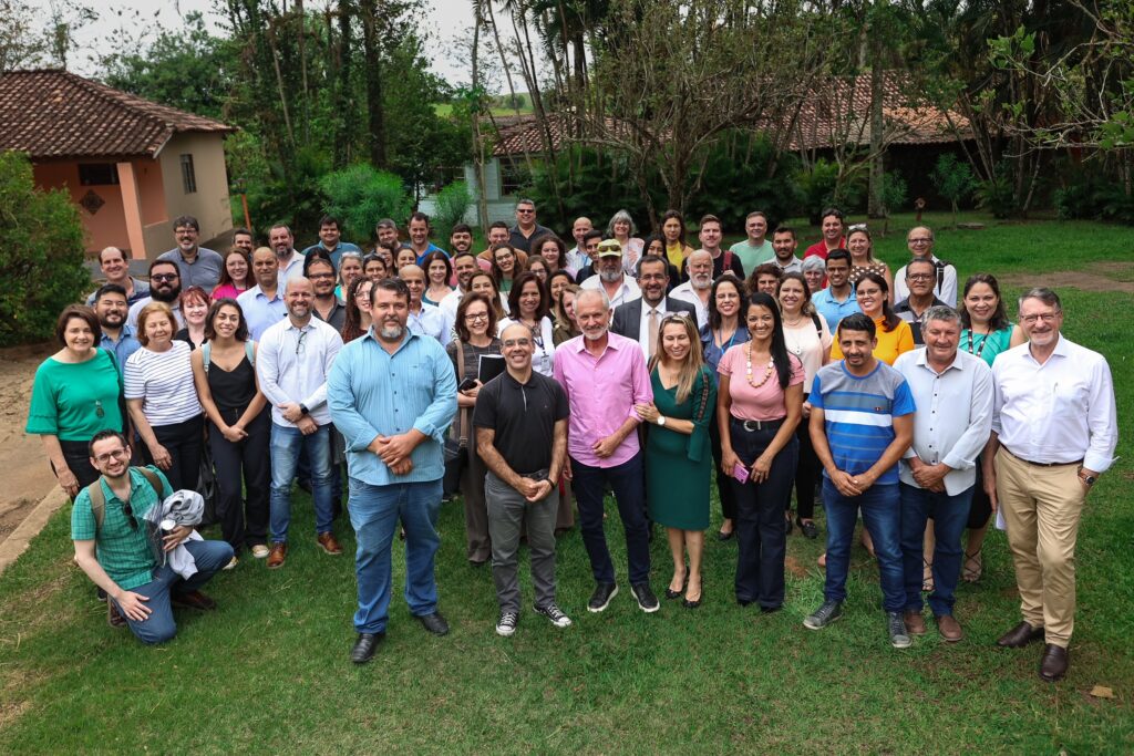 Participantes dos municípios da região metropolitana de piracicaba reunidos para foto