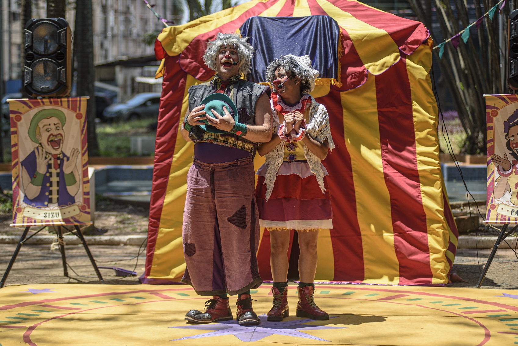 Carreta Furacão, palhaços e brinquedos infláveis fazem a alegria de  centenas de crianças em Nerópolis - F5 GOIÁS