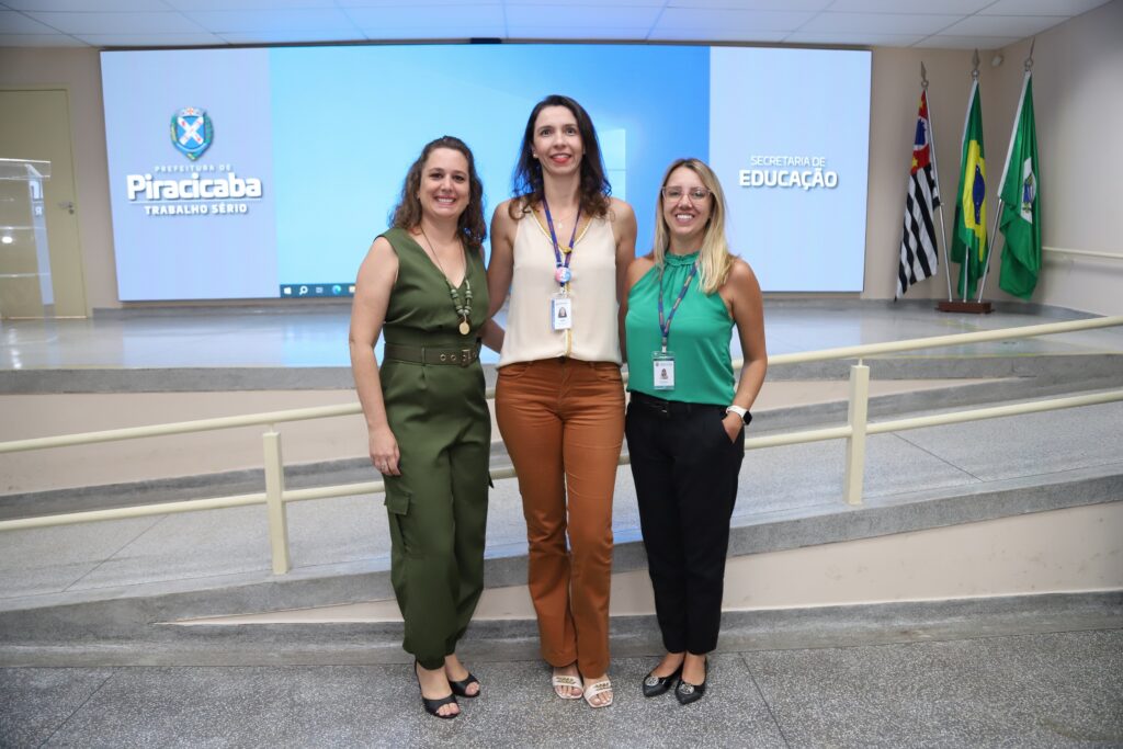 Denise, Ana Paula e Andresa, do CPAN, apresentaram as novidades aos servidores da Atenção Básica de Saúde