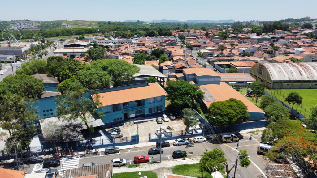 Vista aérea da Escola que vai receber o Pira nos Bairros na região de Santa Terezinha