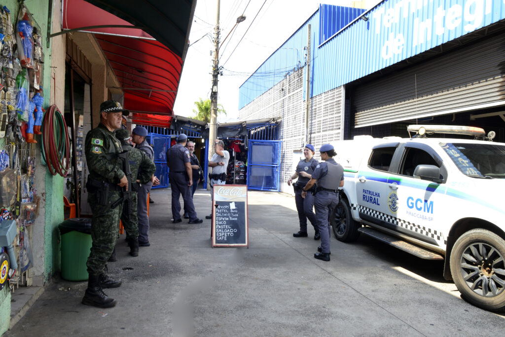 Operação Piracicaba Segura também fiscalizou comércios próximos a entrada do terminal de ônibus