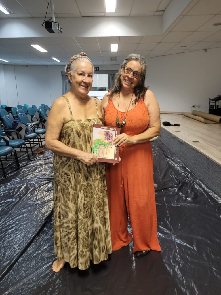 Ana Christina Marins e Carmelina de Toledo Piza comandam a atividade