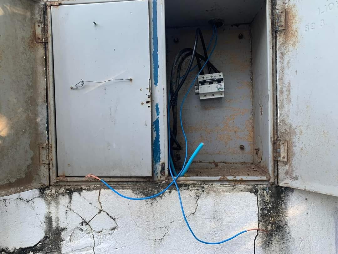 Unidade está temporariamente sem energia devido a furto de cabos elétricos