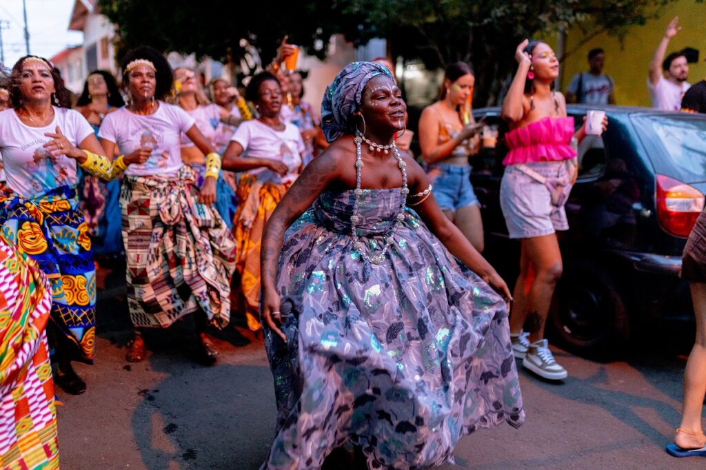 Bloco Vila África celebrou a cultura afrocaipiracicabana