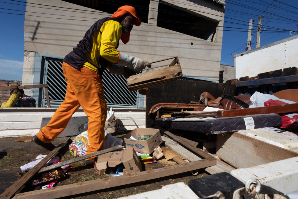 Ações de combate a dengue acontecem diariamente na cidade