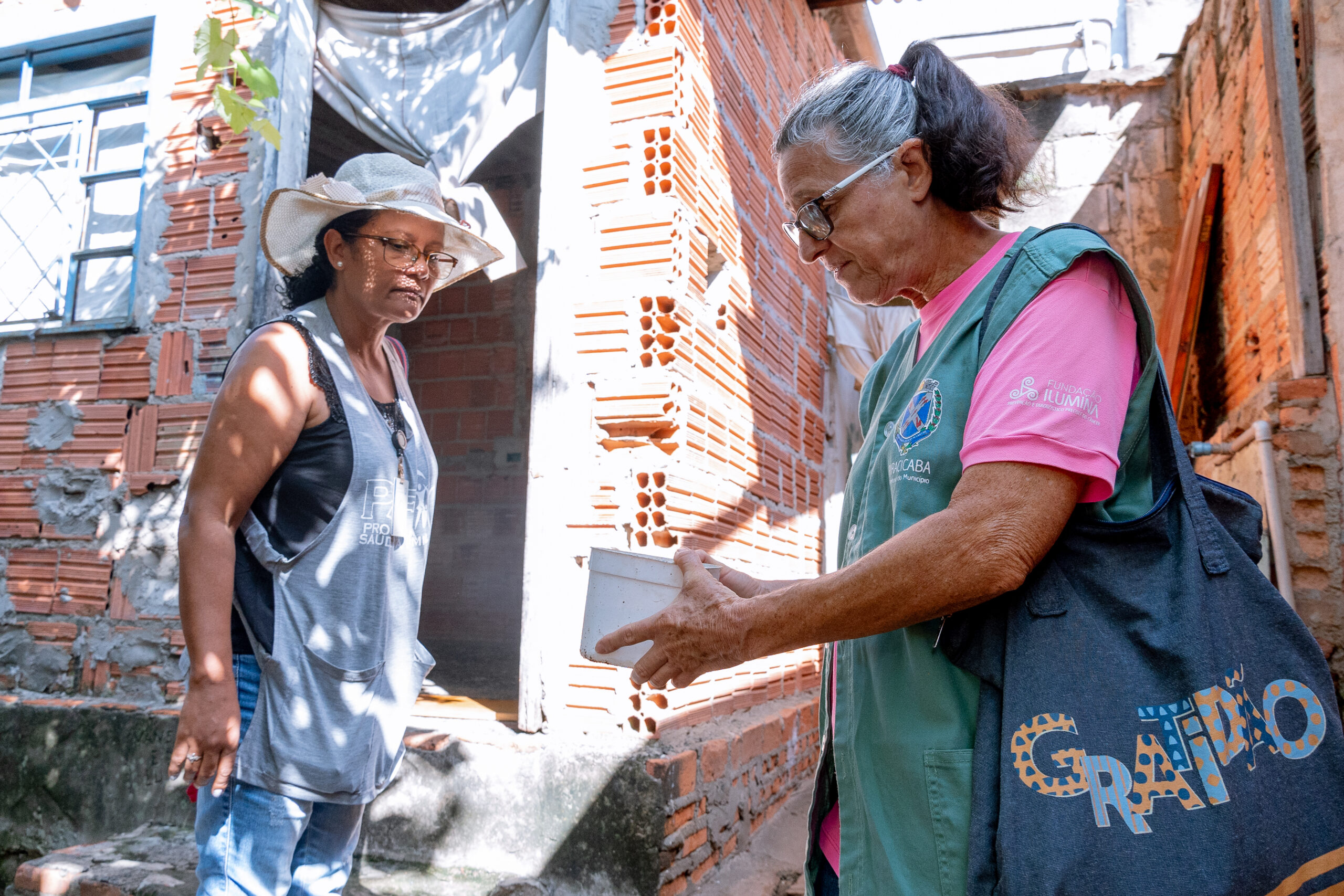 Agentes de Saúde fazem mutirão de vistoria casa a casa por todo o município