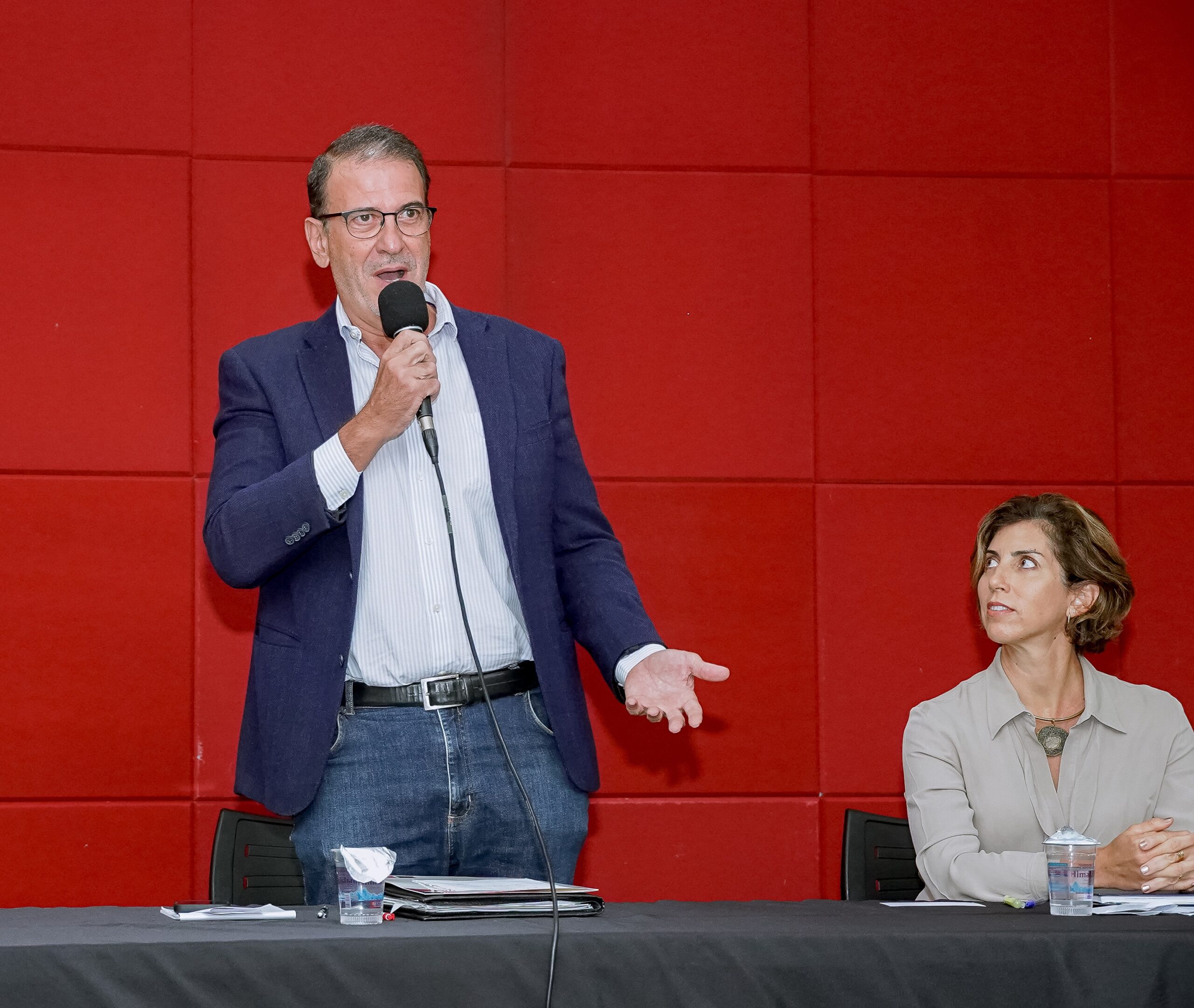 Luciano Almeida reforçou a cobrança pelo funcionamento do tomografo do HRP a secretária estadual da Saúde em exercício, Priscilla Perdicaris