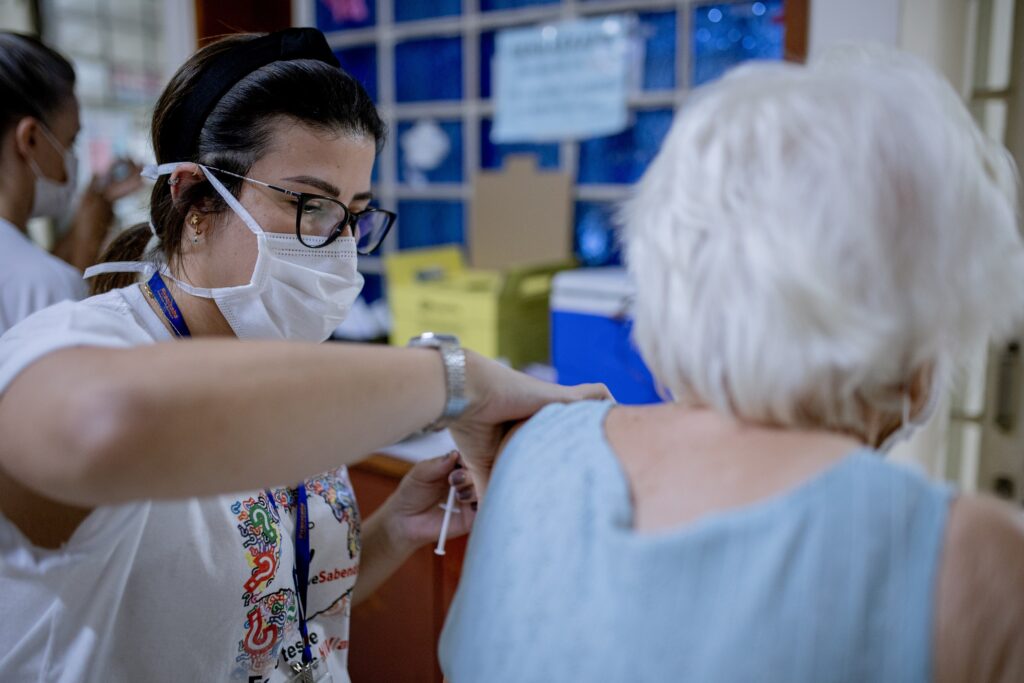 Dia D Nacional de vacinação contra a gripe vai atender grupos prioritários definidos pelo Ministério da Saúde, como idosos e pessoas com comorbidades