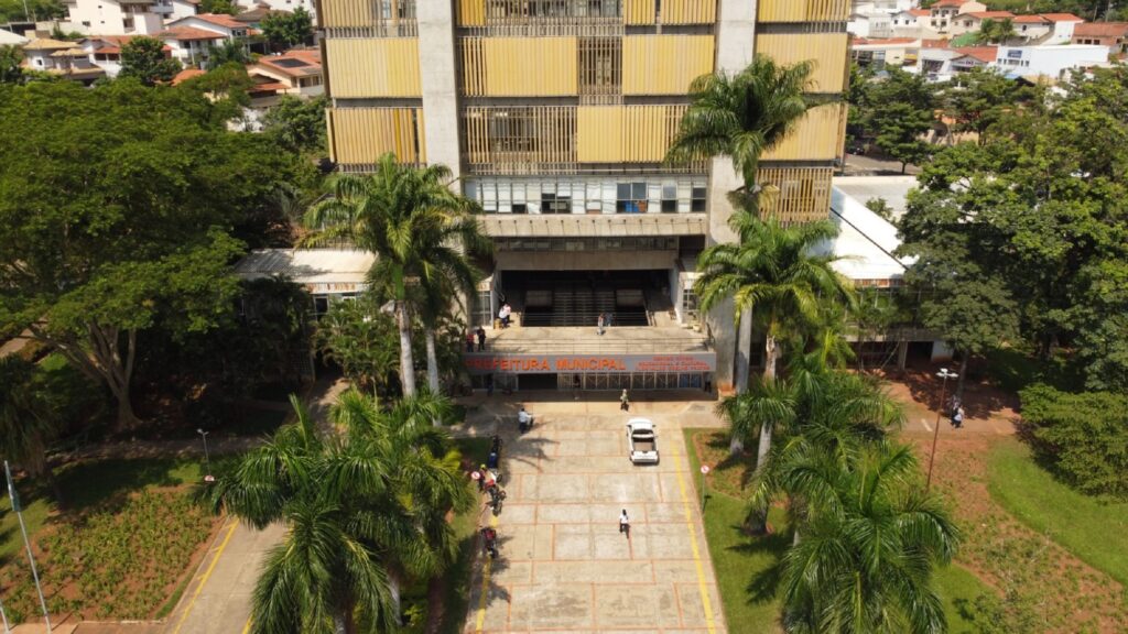 Fachada do prédio do Centro Cívico da Prefeitura de Piracicaba.