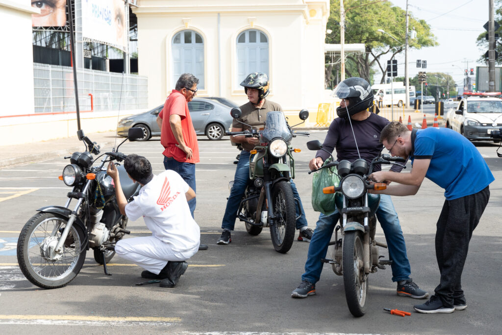 Motociclistas aprovaram ações de instalação de antenas corta linha e checklist de manutenção de motos