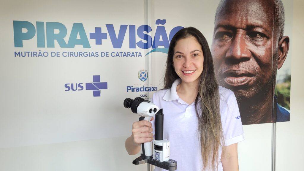 Ane Caroline Leal é a médica oftalmologista que realiza os exames pós-cirúrgicos no Pira+Visão