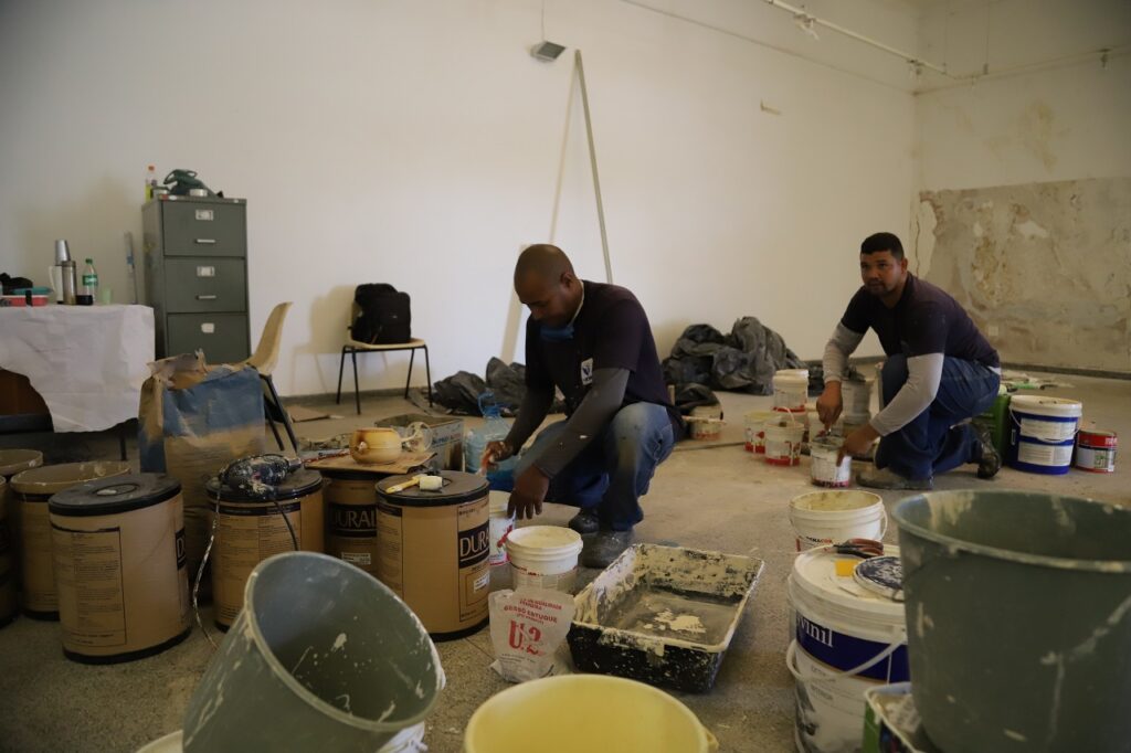 O atributo alt desta imagem está vazio. O nome do arquivo é Desde-o-mes-de-abril-o-espaco-esta-recebendo-reparos-que-abrangem-infiltracoes-pintura-interna-e-externa-entre-outros-1024x682.jpg