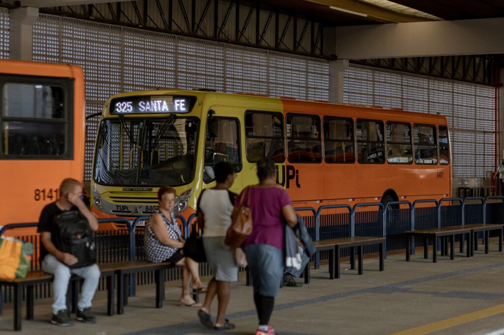 Linha de ônibus do Santa Fé.