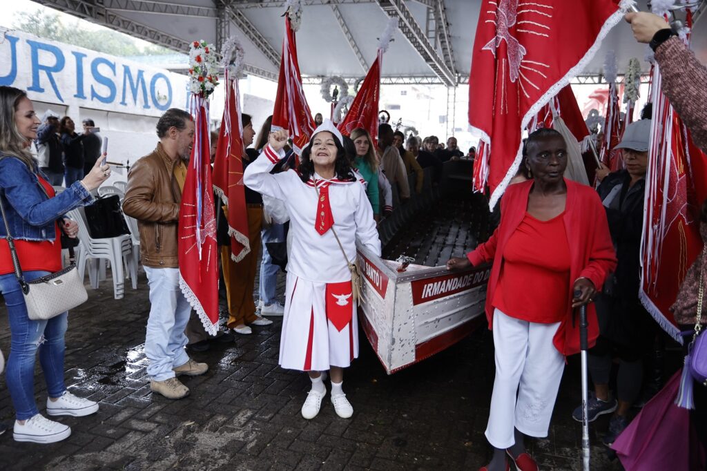 A Festa do Divino envolve muita fé e os devotos vêm de todas as regiões do estado