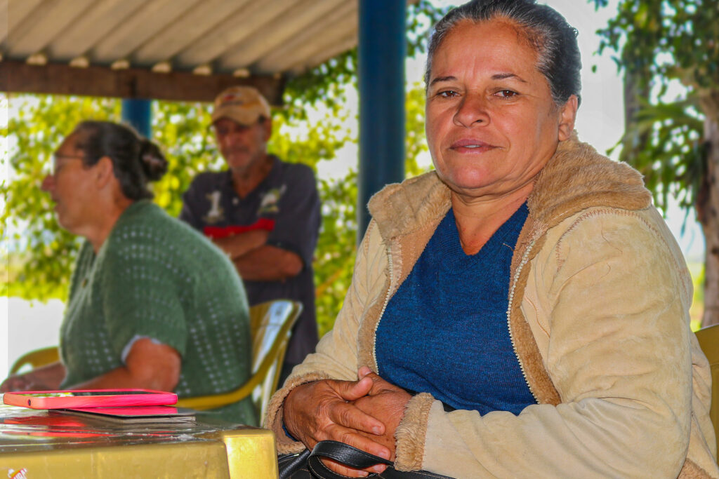 A pescadora profissional Neuci dos Santos está há 10 anos tirando o sustento de sua família com a venda de peixes