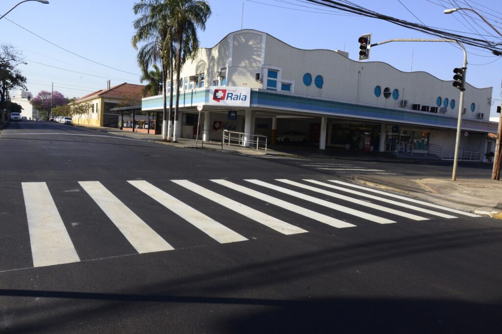 Avenida Manoel Conceição com nova sinalização.