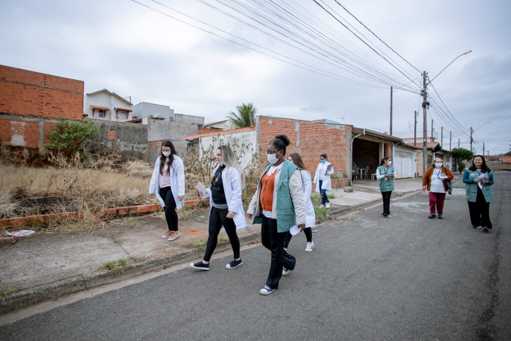 Agentes Comunitários de Saúde farão visita casa a casa em horário estendido para verificar carteira de vacinação de crianças menores de cinco anos