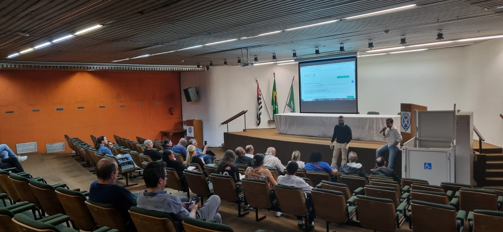 Cerca de 30 pessoas participaram do Workshop realizado na tarde de ontem na prefeitura