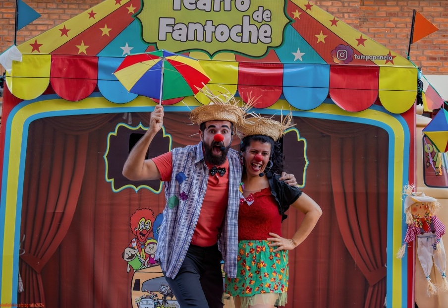 Palhaços Tampa e Panela levam espetáculo de fantoches ao bairro Tatuapé