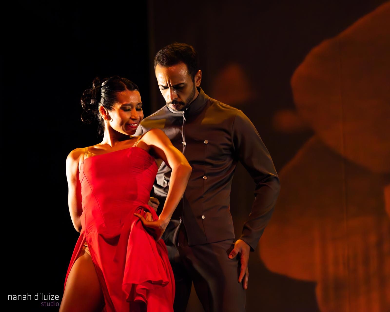 Carmen é interpretada pela bailarina convidada Juliana Tarumoto