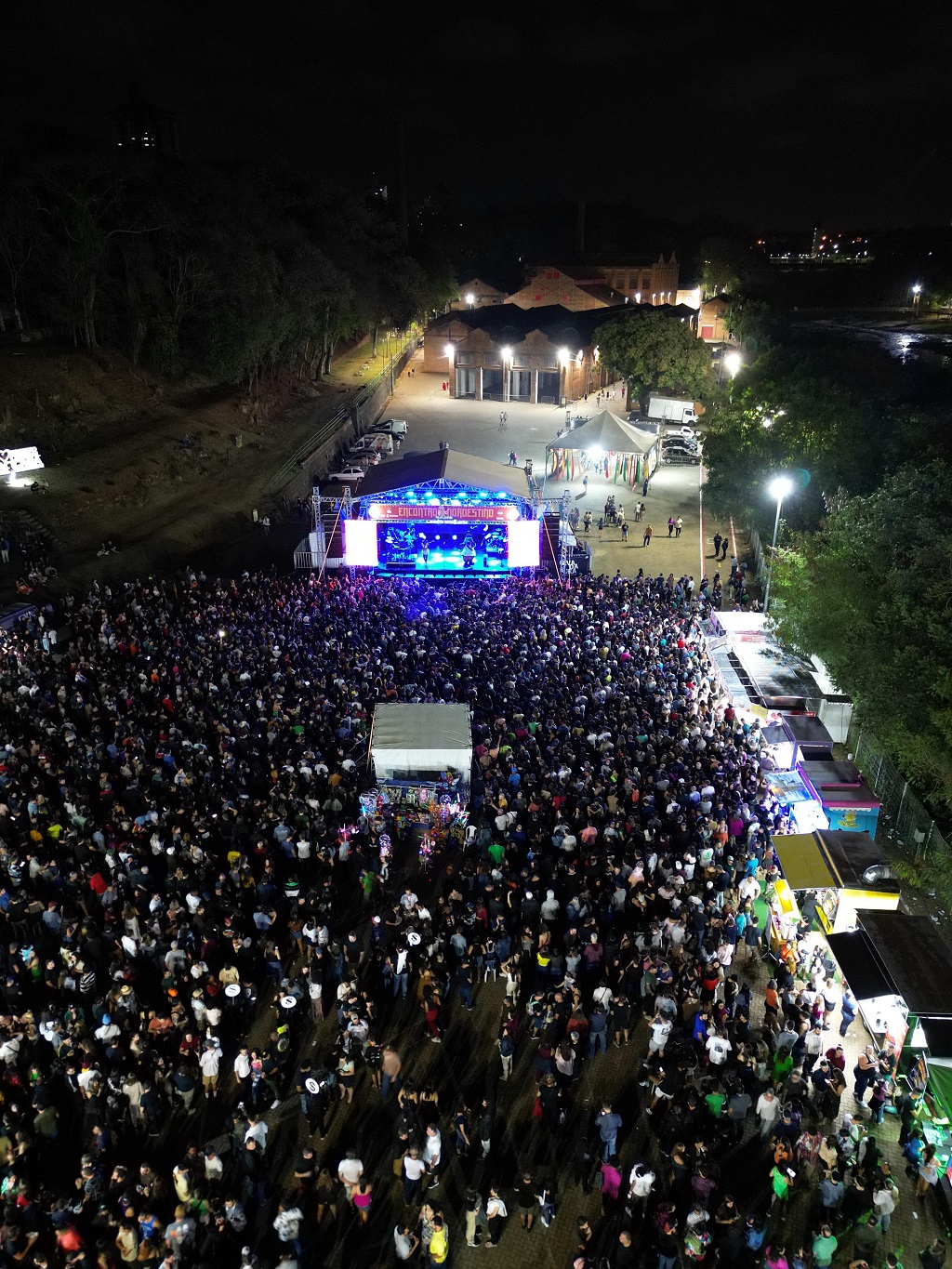 No domingo passado, dia 15, o Grande Patio do Engenho Central ficou lotado no show do Falamansa. Crédito - Guia Piracicaba
