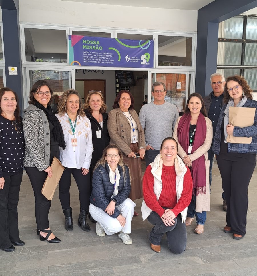 Profissionais da Secretaria de Saúde e do Ministério em uma das visitas técnicas ao CRP para habilitação ao CER 2