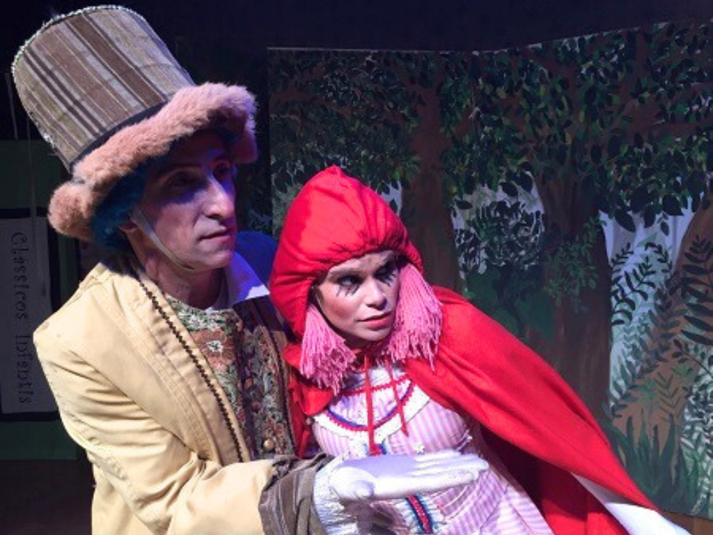 Espetáculo contemplado em 2020-Espetaculo Chapeuzinho Vermelho e o Lobo -Rafaela Arthuso e Romualdo Sarcedo -Foto de Daniel Esteves