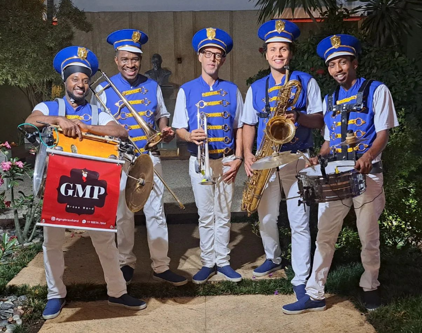 Cinco homens forma, banda de metais