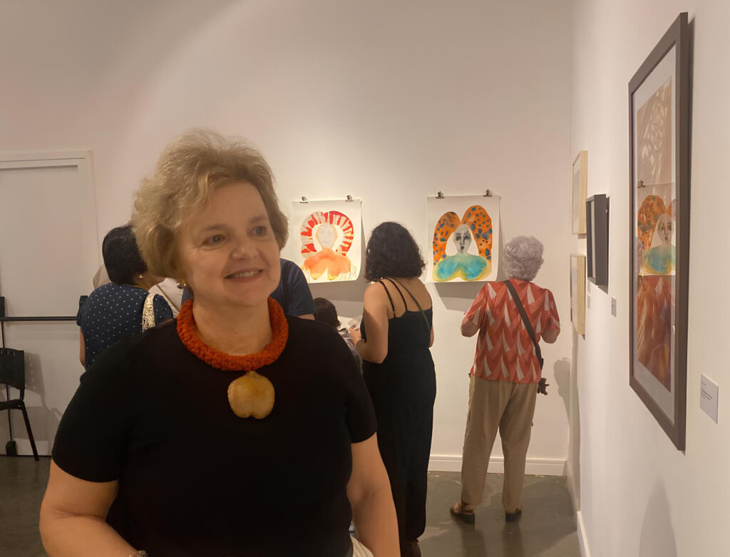 A artista e visitante Renata Ghirotto participa sempre do Salão de Belas Artes, e visitou o SAP pela primeira vez