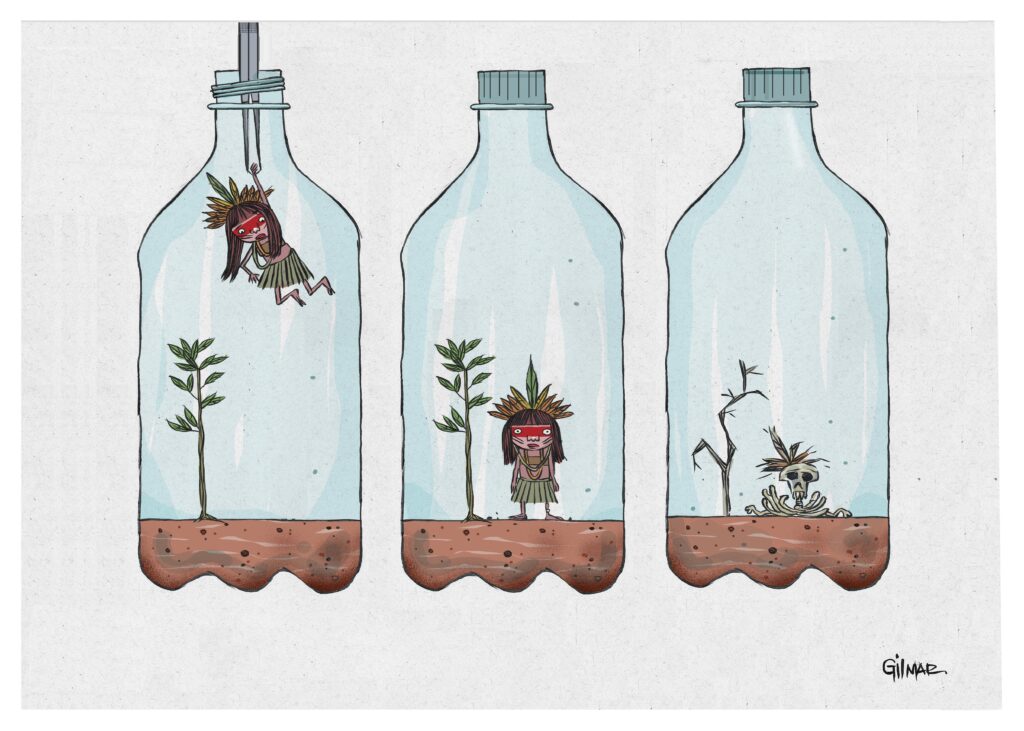 Obra de Gilmar Machado: três garrafas plásticas mostrando o processo de morte de uma personagem indígena aprisionada.