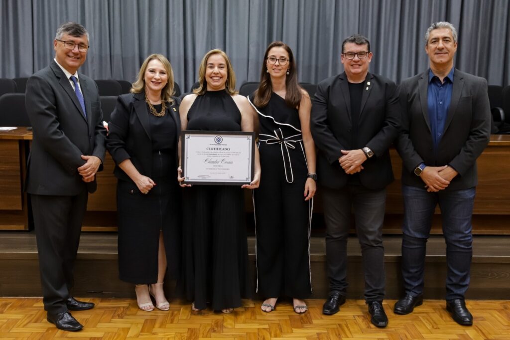 Servidora da Secretaria de Saúde é homenageada no Dia do Farmacêutico – Portal do Município de Piracicaba