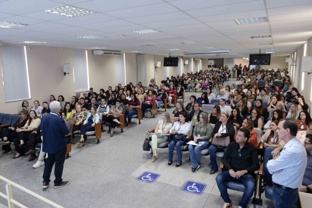 Encontro reúne servidores da área da saúde para divulgação e orientação sobre novo projeto de gestão e atendimento.